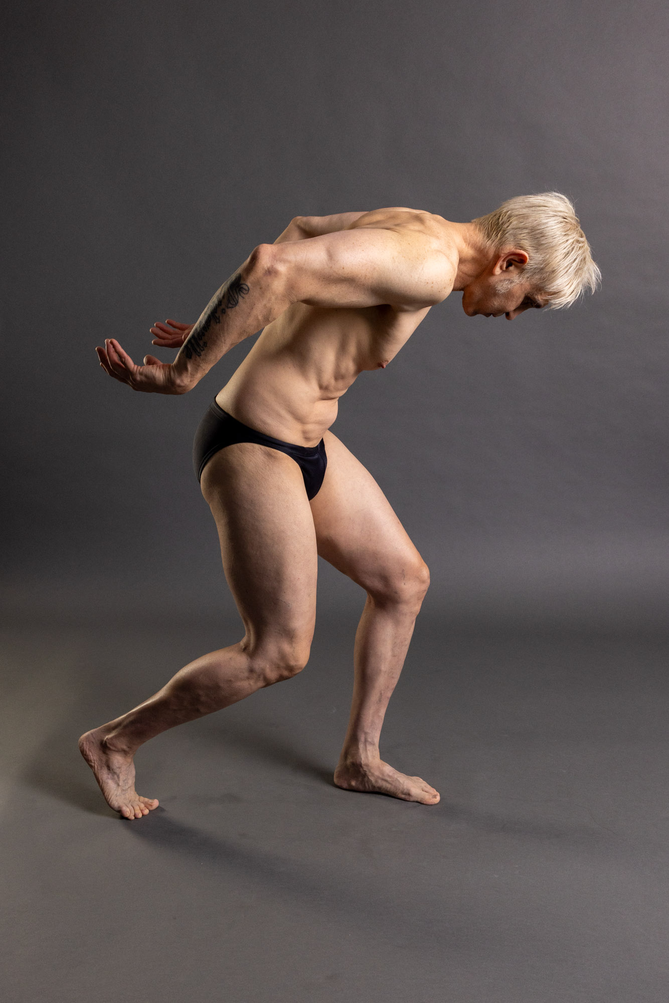 figure drawing reference pose compressed spring zigzag rhythm